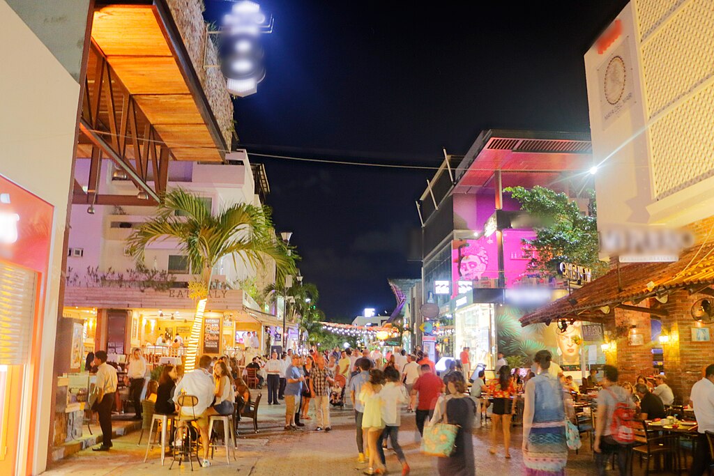 La Quinta Avenida. Playa del Carmen