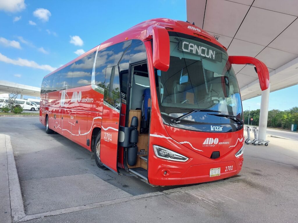 Autobús ADO Aeropuerto de Cancún